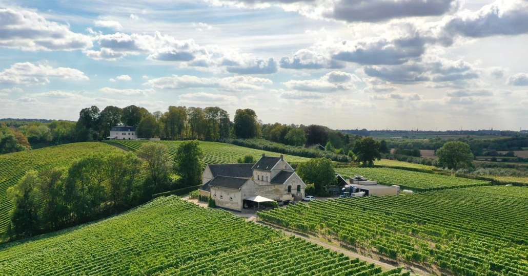 apostelhoeve De apostelhoeve boven op de louwberg